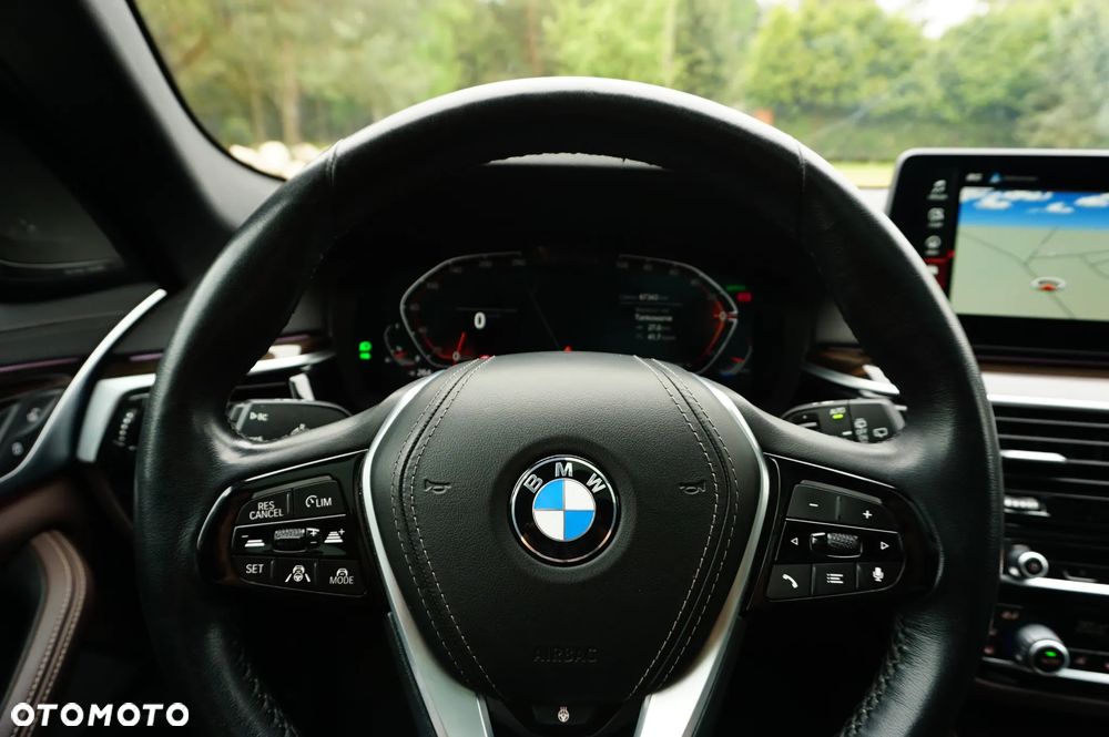 BMW Seria 5 530i xDrive mHEV Luxury Line - 30