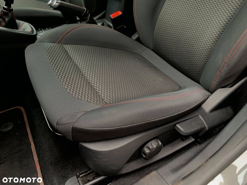 Ford Fiesta 1.0 EcoBoost mHEV ST-Line X - 17