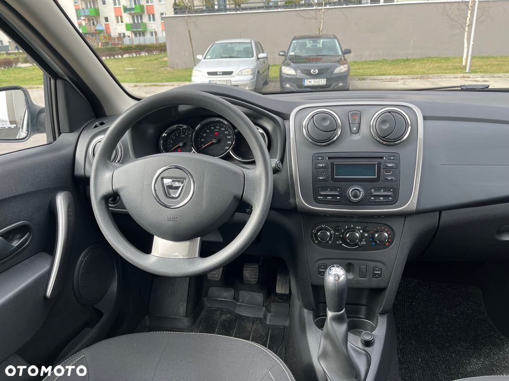 Dacia Logan 1.2 16V Laureate - 28