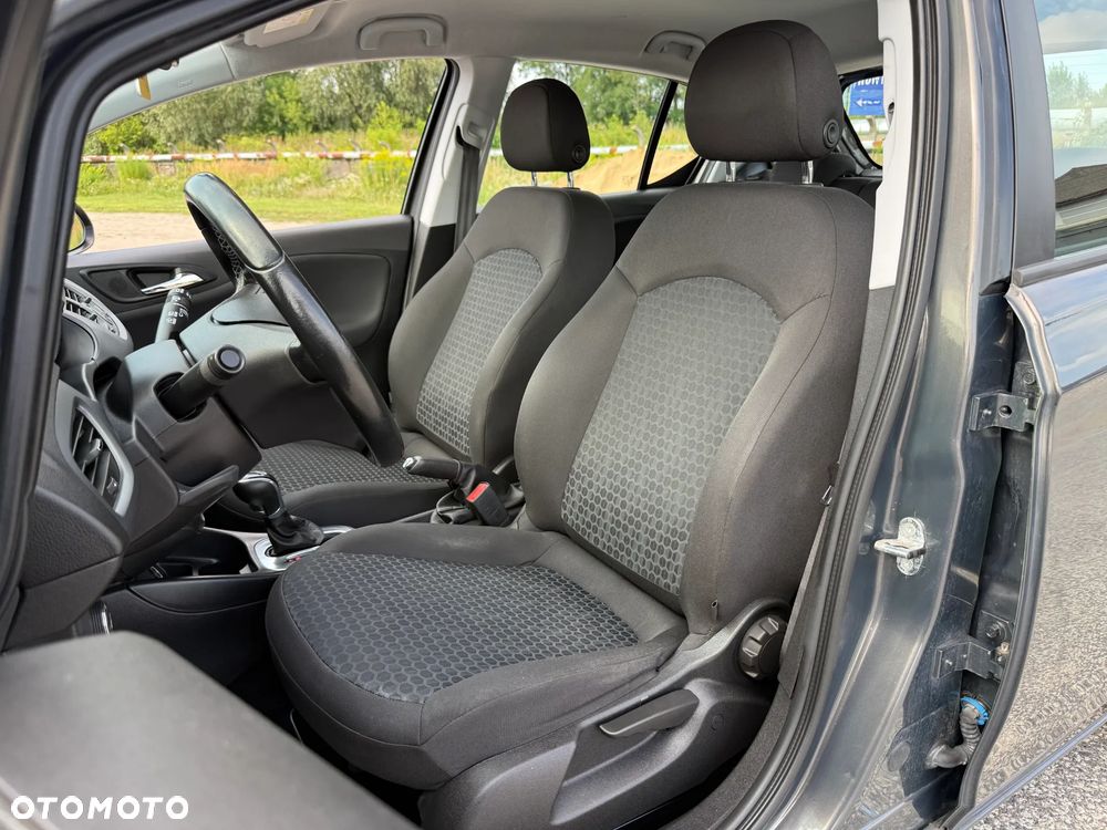 Opel Corsa 1.4 16V Automatik Innovation - 4