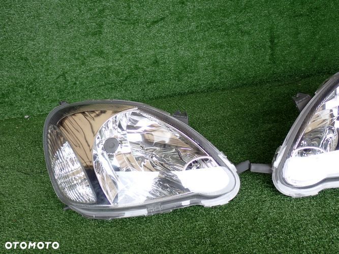 TOYOTA YARIS I LIFT 03-06 reflektor prawy lewy lampa prawa lewa zamiennik - 2