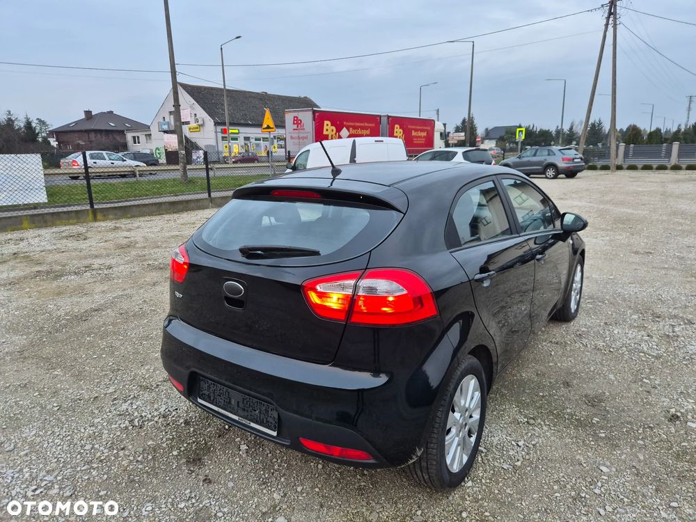 Kia Rio - 3