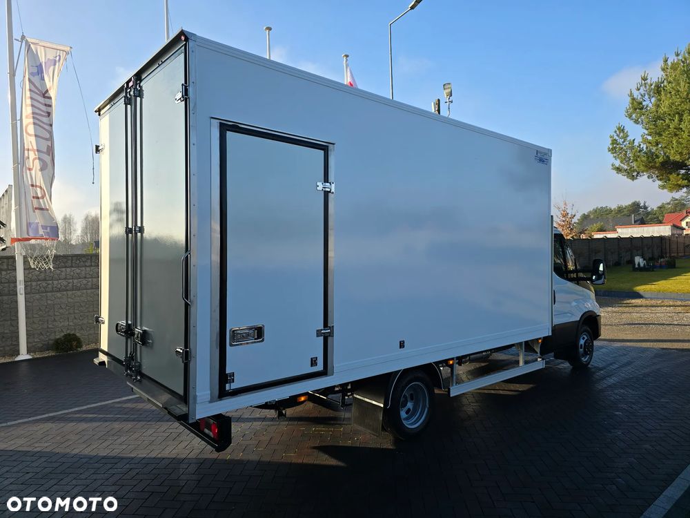 Iveco DAILY DAILY 50C16 KONTENER IZOTERMICZNY 10PALET 4,91cmDługi  2,11cmSzeroki  2,31cmWysoki  SALON PL 106 Tyś km STAN JAK NOWY NA GWARANCJI TEMPOMAT FOTEL PNEŁMATYCZNY KLIMATYZACJA AUTOMATYCZNA - 7