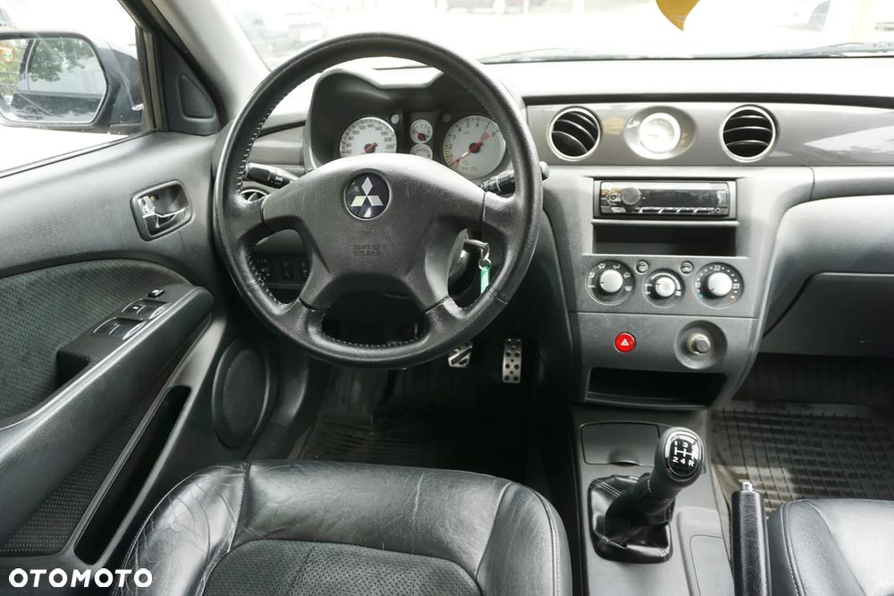 Mitsubishi Outlander 2.0 Turbo 4WD - 13