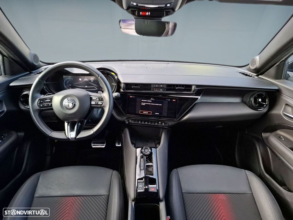 Alfa Romeo Junior 1.2 Speciale eDCT6 - 10