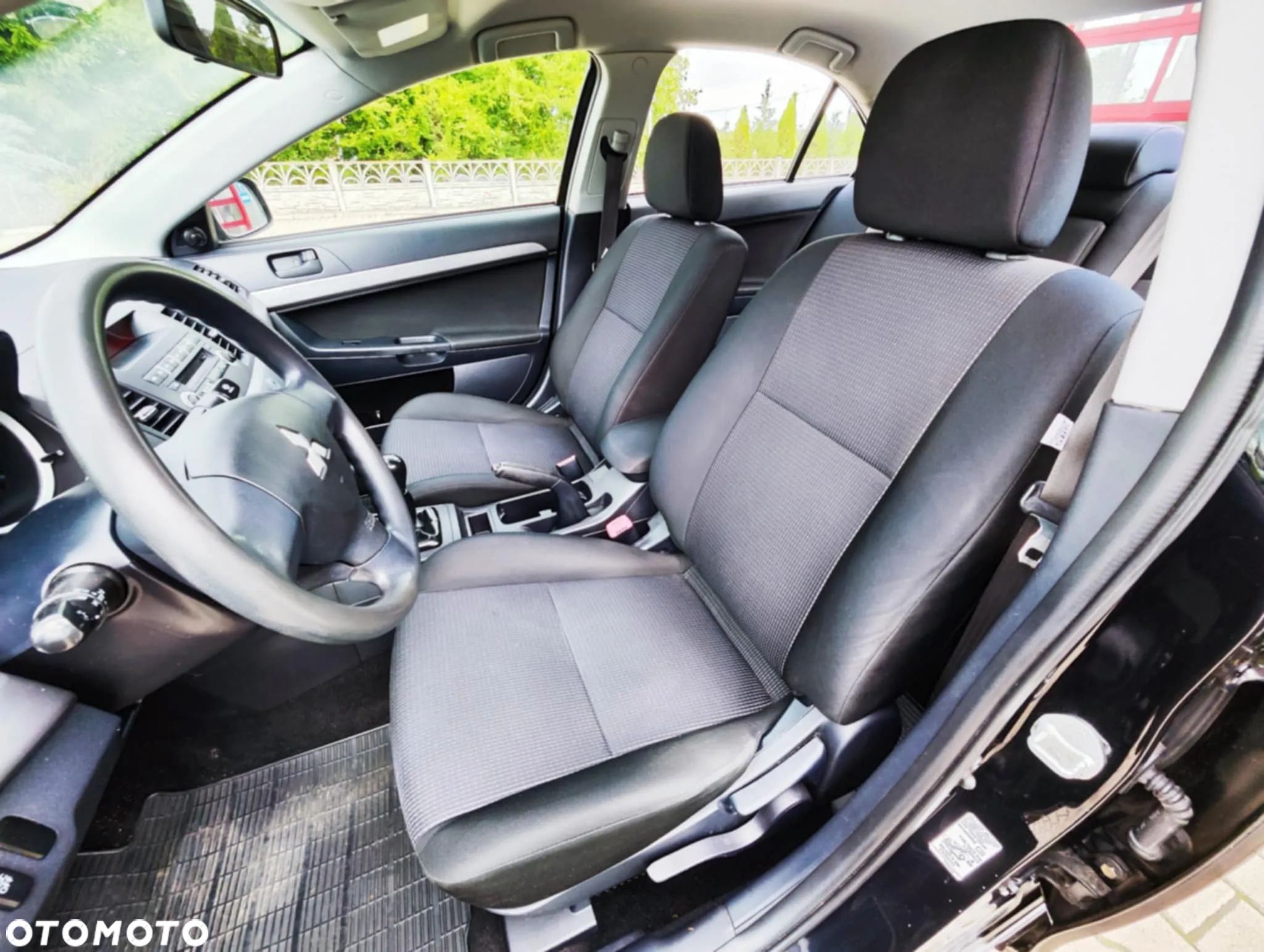 Mitsubishi Lancer 1.5 Inform - 17