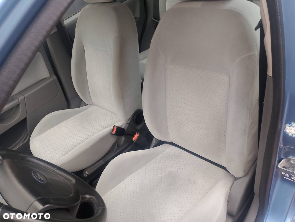Ford Fiesta 1.4 Trend - 16