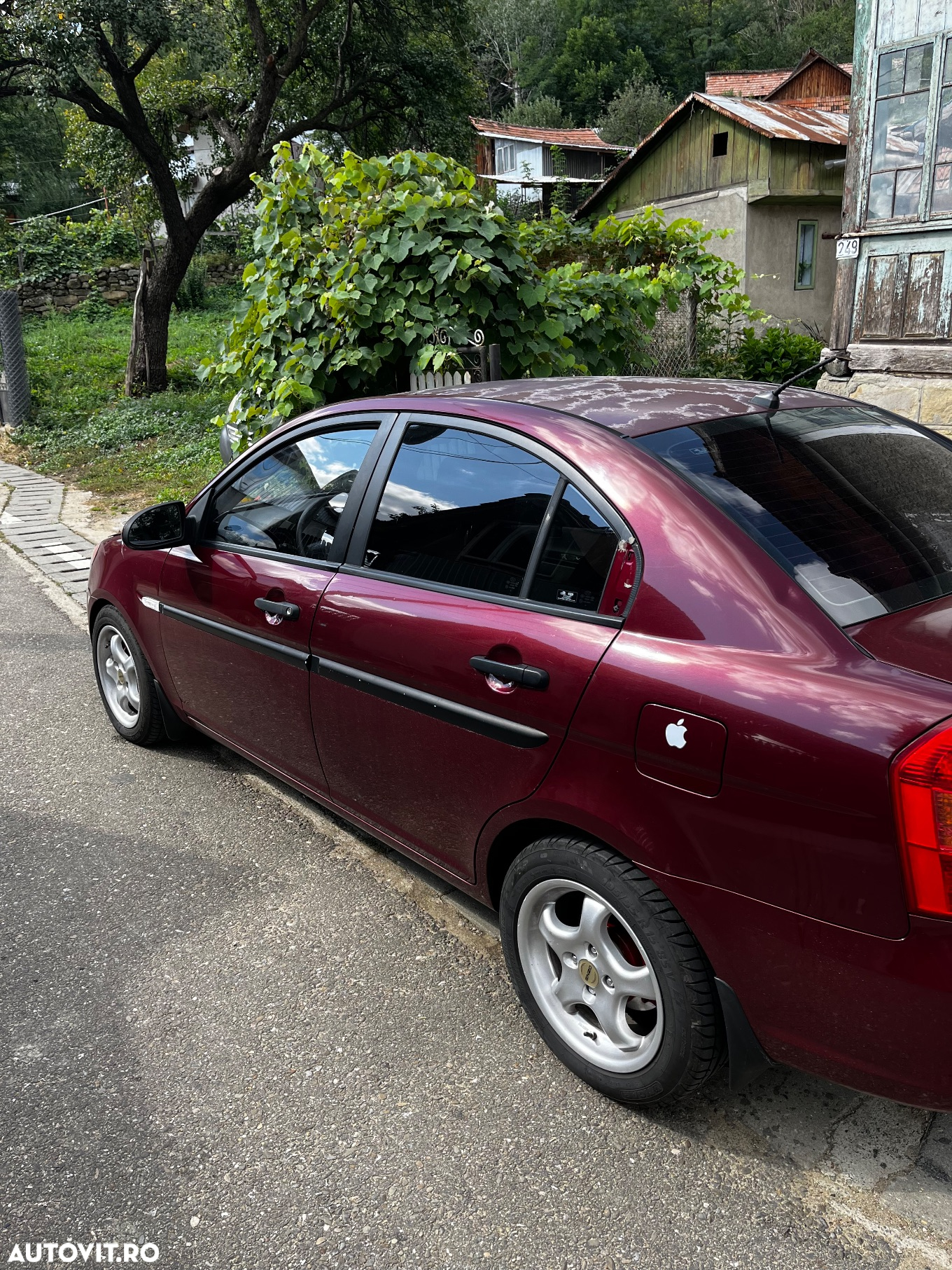 Hyundai Accent MC 14 DOHC 4DR GL CLASSIC - 3