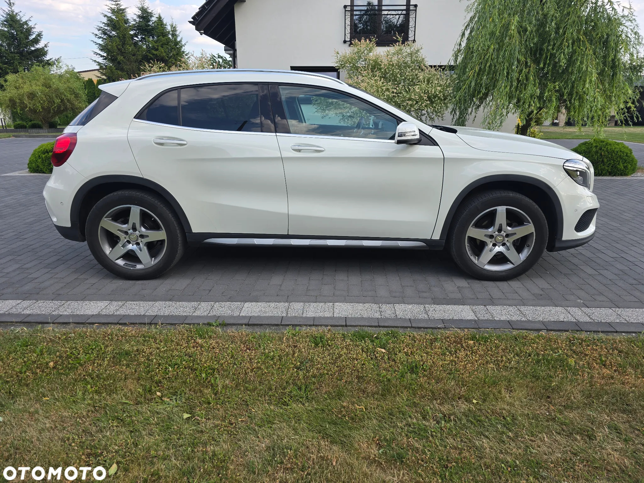Mercedes-Benz GLA - 5