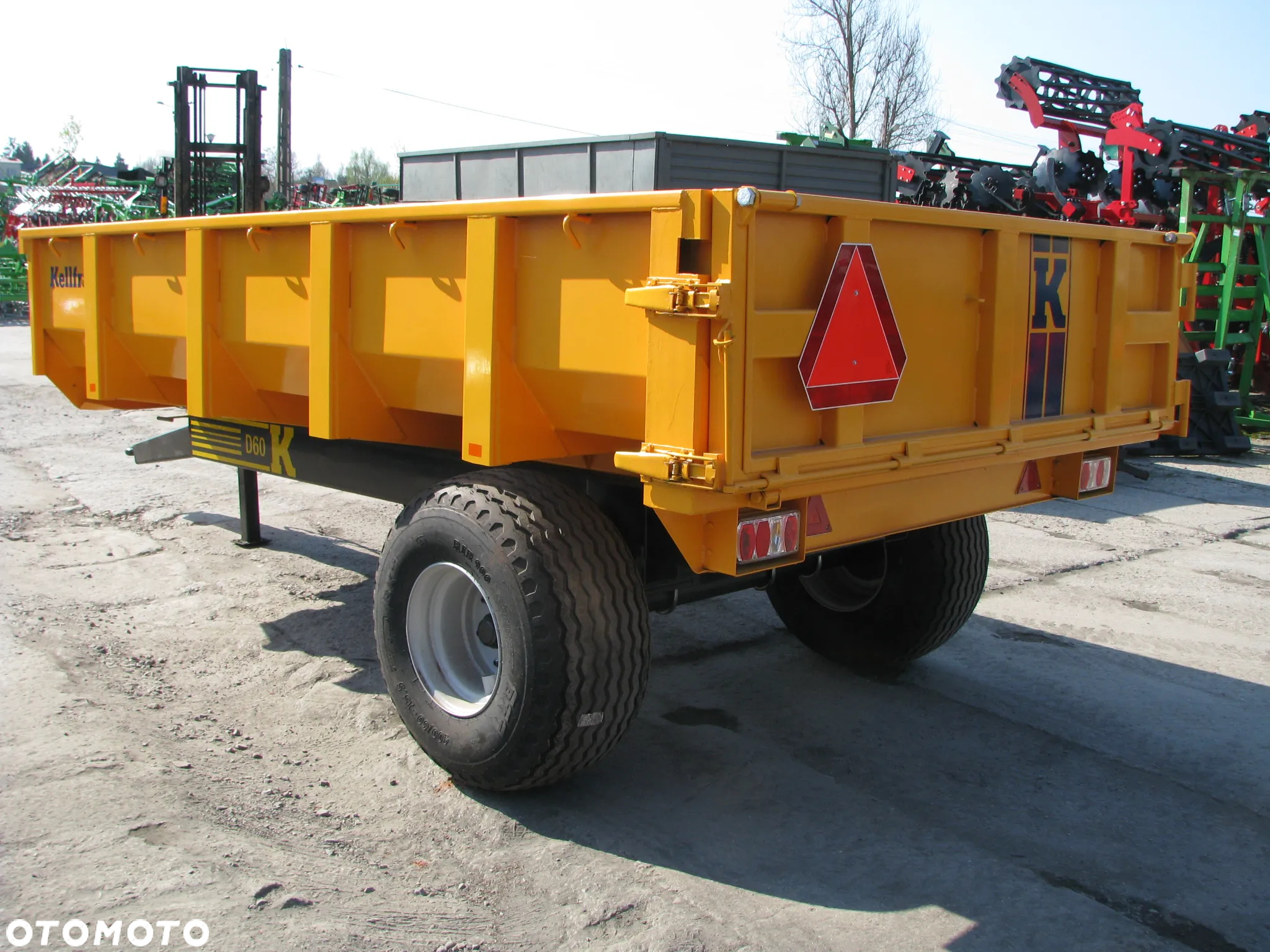 Inny Przyczepa budowlana KELLFRI - 6-9-Ton skorupowa - wywrot do tyłu - 22