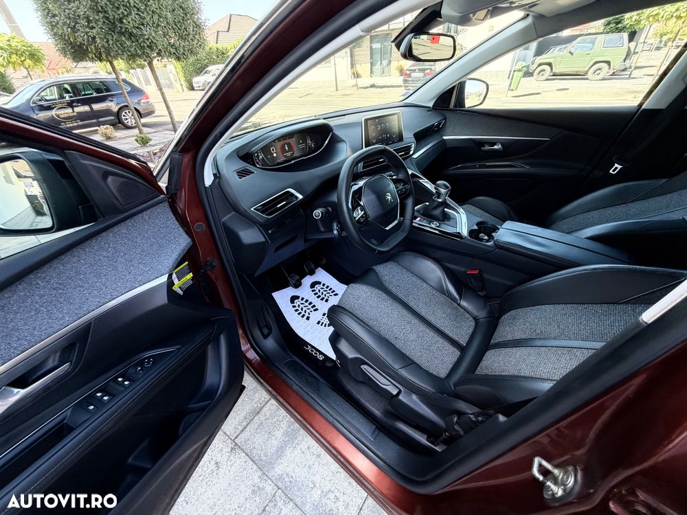 Peugeot 3008 1.2 PureTech Turbo S&S Allure - 8