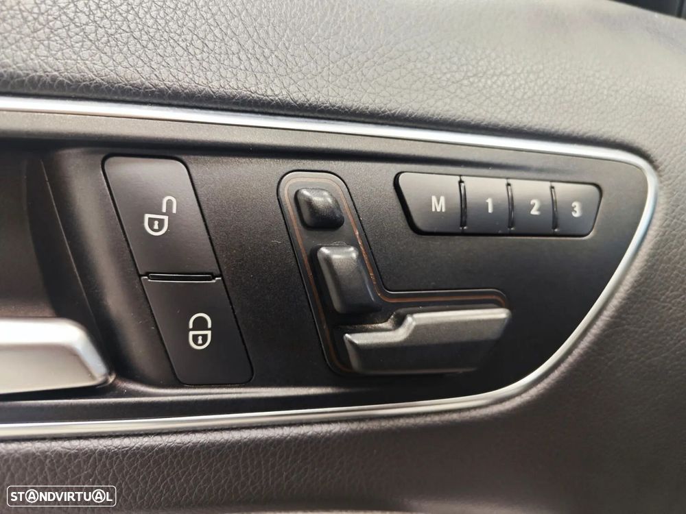 Mercedes-Benz GLA 200 d 4Matic 7G-DCT Urban - 31