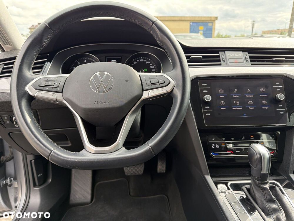 Volkswagen Passat - 15