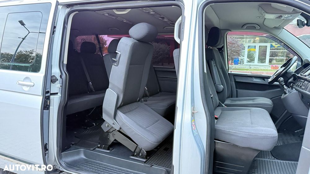 Volkswagen Caravelle - 9