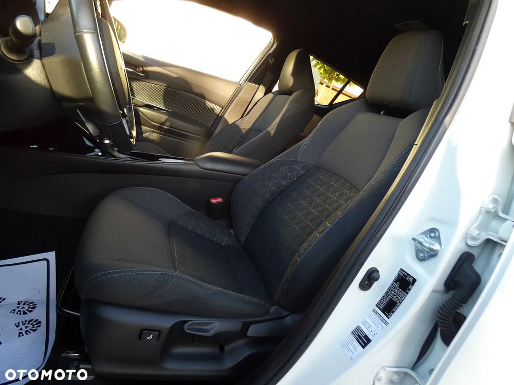 Toyota C-HR 2.0 Hybrid Executive - 25