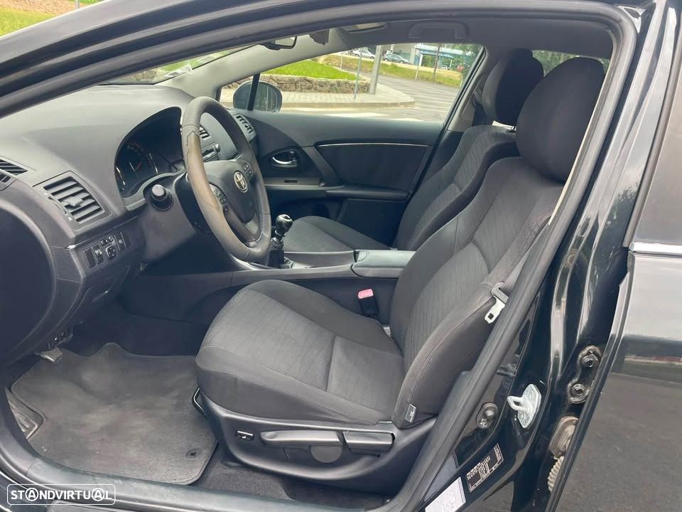 Toyota Avensis SW 2.0 D-4D Premium Sport+GPS - 3