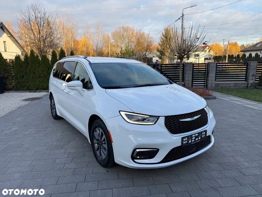 Chrysler Pacifica - 16