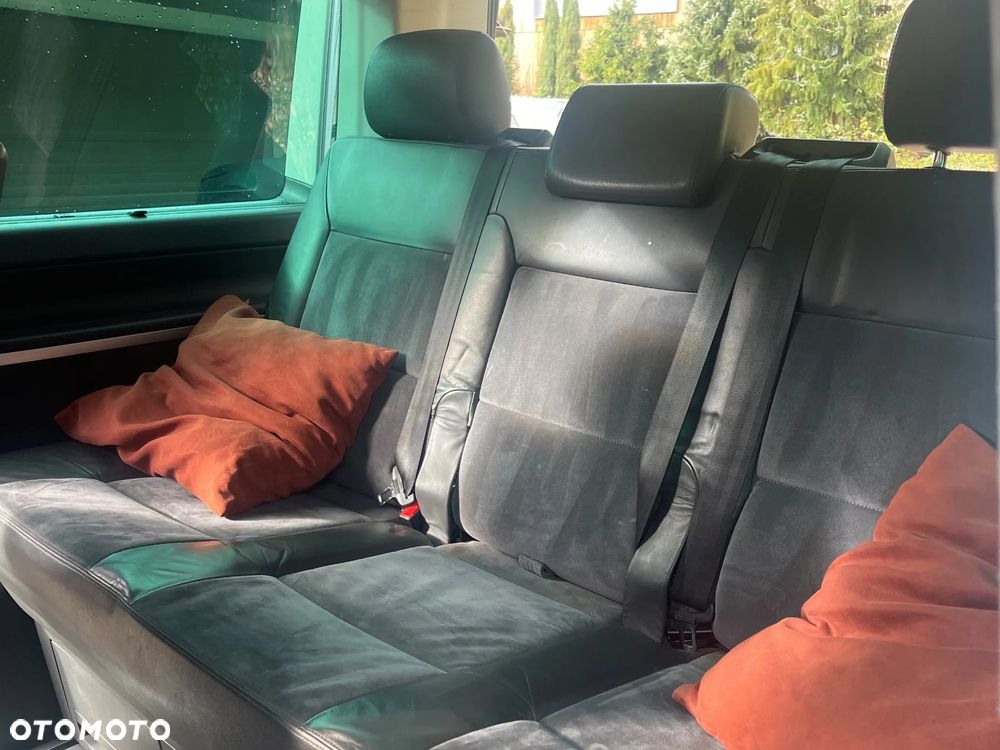 Volkswagen Multivan - 11