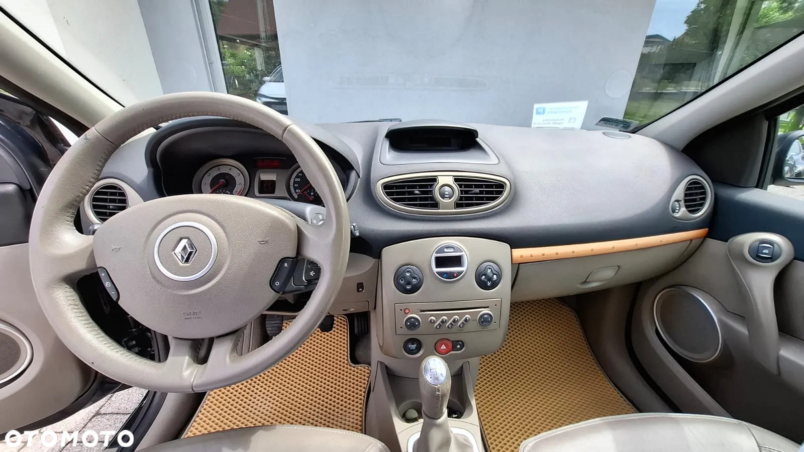 Renault Clio - 7