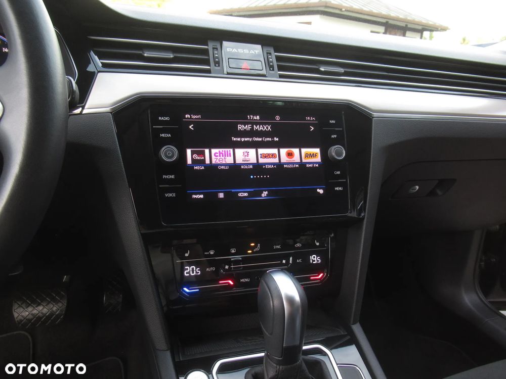 Volkswagen Passat 2.0 TSI Elegance DSG - 17
