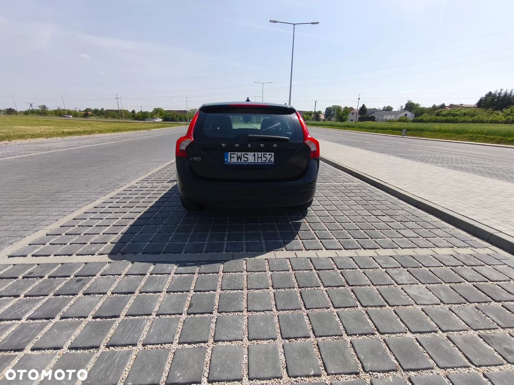Volvo V60 D3 Summum - 9
