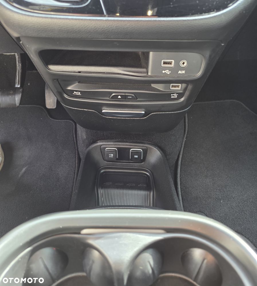 Chrysler Pacifica - 14