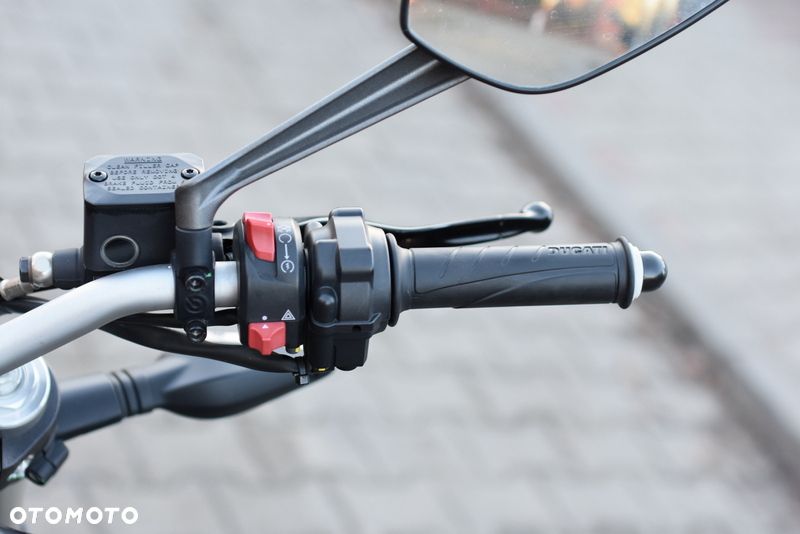 Ducati Monster - 30
