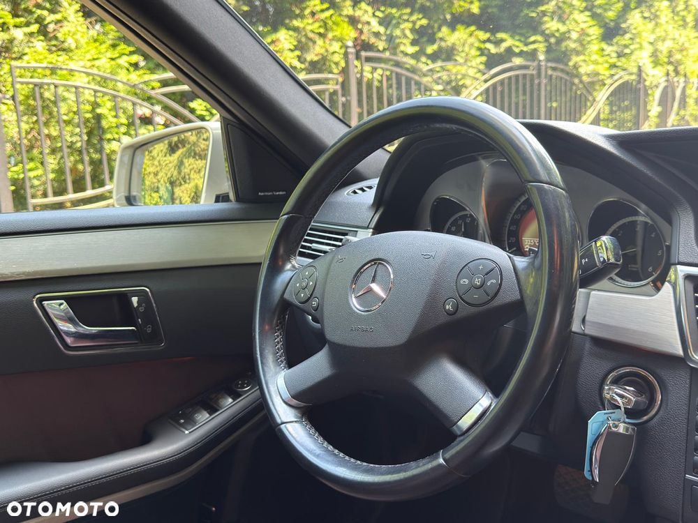 Mercedes-Benz Klasa E 350 CDI DPF 4Matic BlueEFFICIENCY 7G-TRONIC Avantgarde - 18