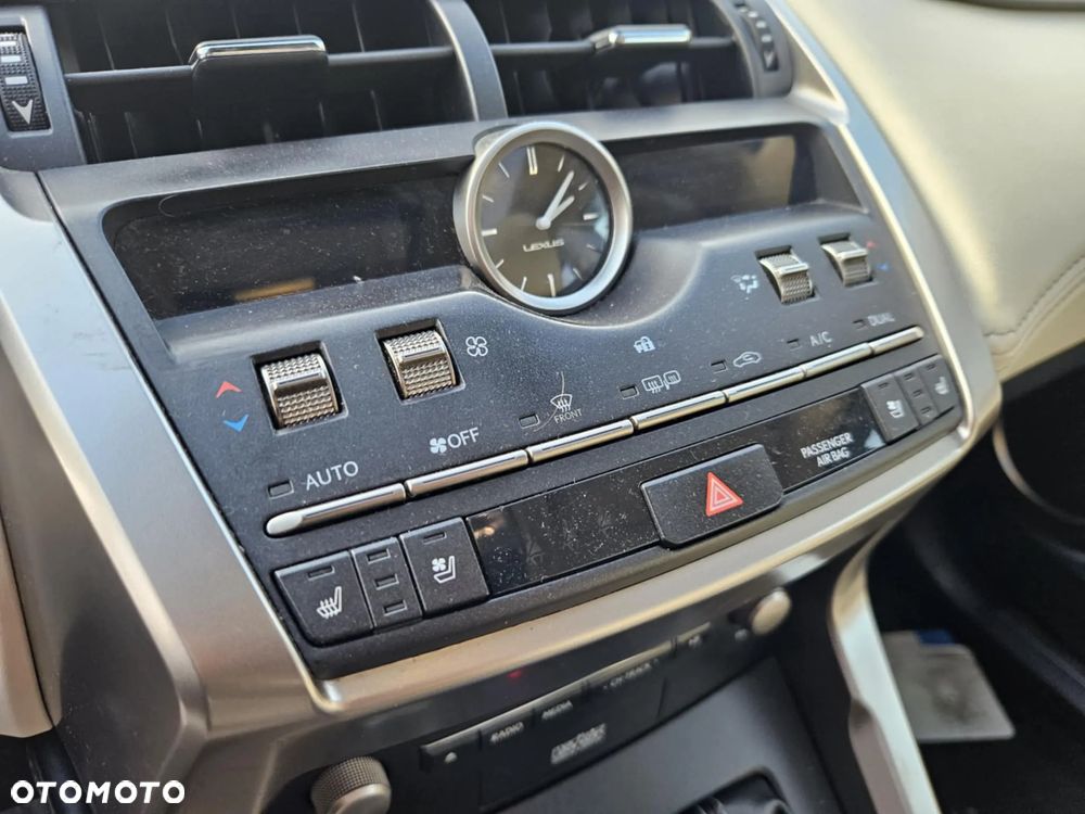 Lexus NX 300h Prestige AWD - 22