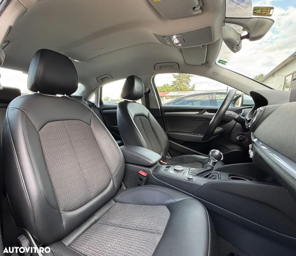 Audi A3 1.4 TFSI COD Stronic Ambiente - 24