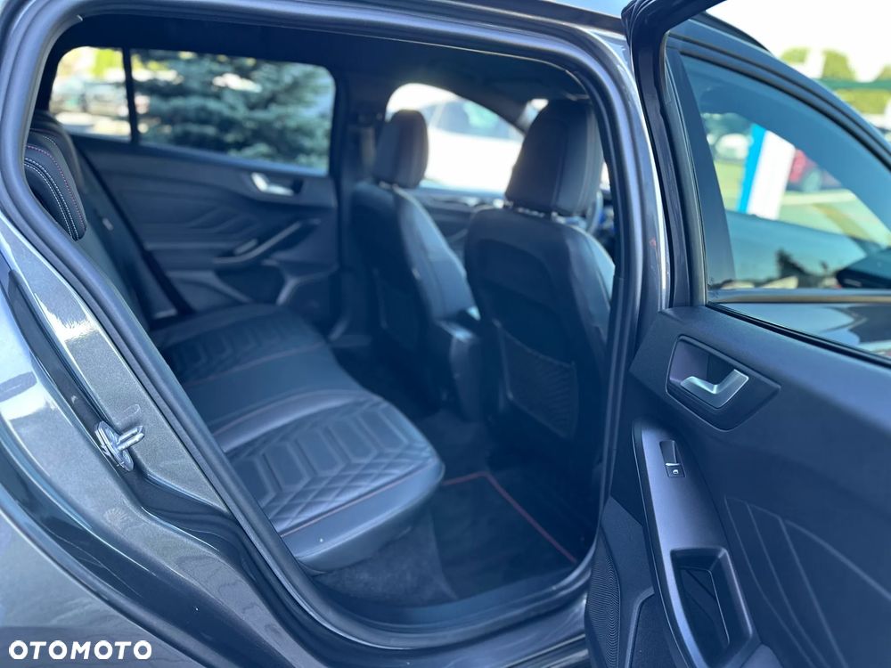 Ford Focus 1.0 EcoBoost Hybrid ST-LINE X - 8