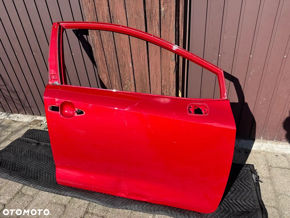 TOYOTA COROLLA E21 DRZWI PRZÓD PRZEDNIE PRAWE - 1