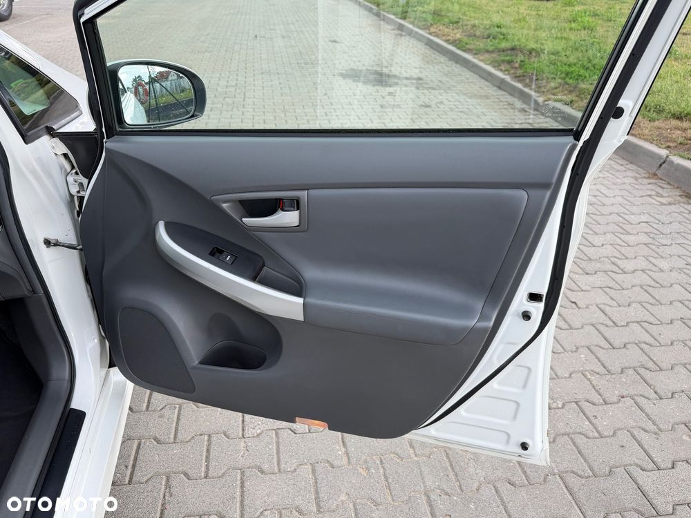 Toyota Prius 1.8 HSD Premium - 20