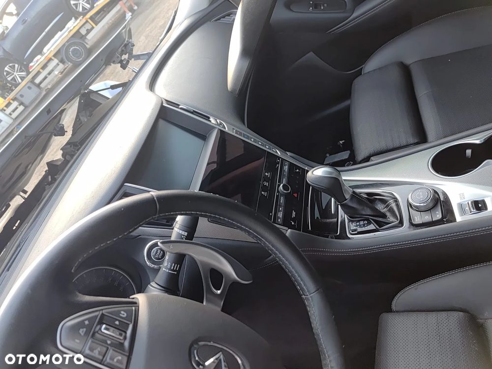 Infiniti Q50 Hybrid AWD Premium - 31