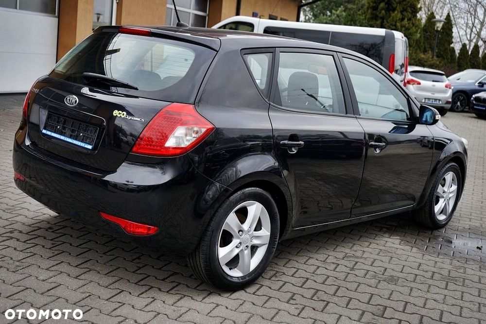 Kia Ceed 1.6 CRDi 90 ISG Spirit - 7