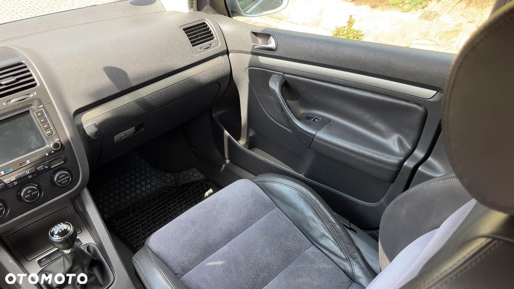Volkswagen Golf 2.0 FSI Sportline - 9
