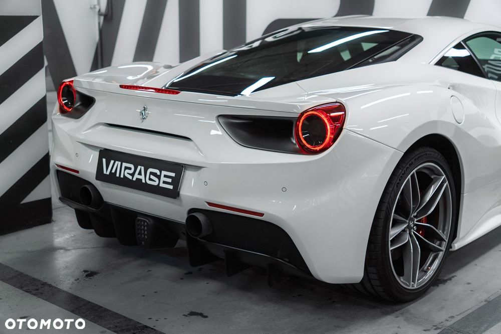 Ferrari 488 - 11