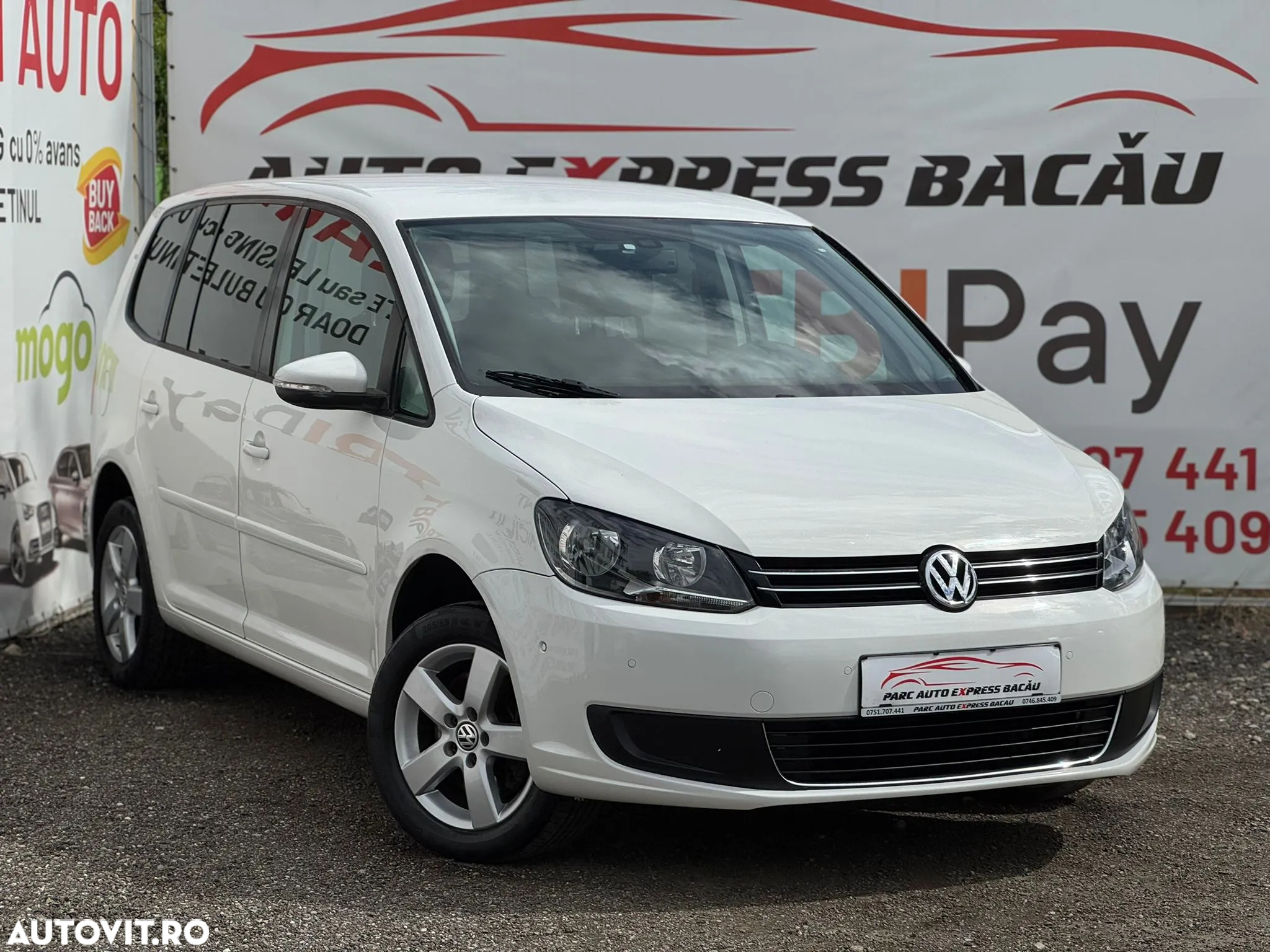Volkswagen Touran 2.0 TDI DSG Comfortline - 2