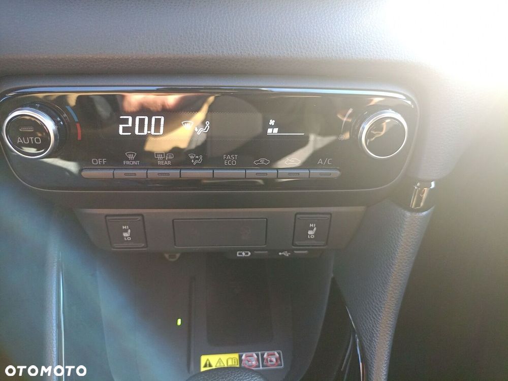 Toyota Yaris Hybrid 1.5 Style - 22