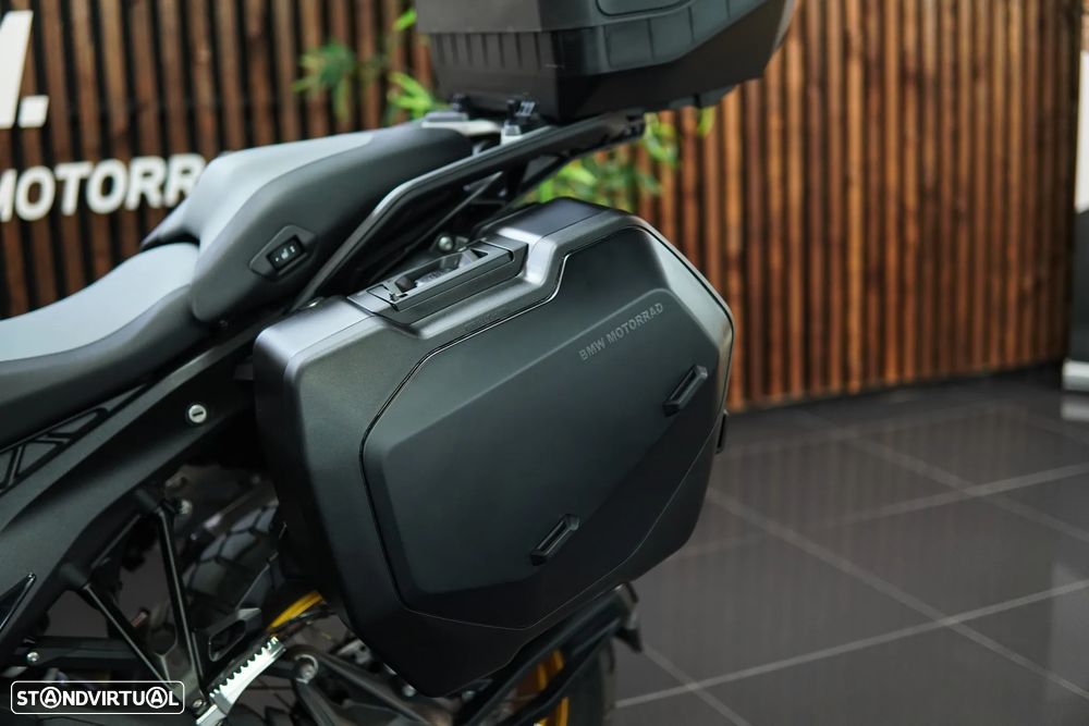 BMW R 1300 GS TRIPLE BLACK C/RODAS RAIOS DOURADAS - 33