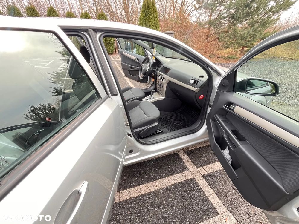 Opel Astra 1.9 CDTI Enjoy - 11