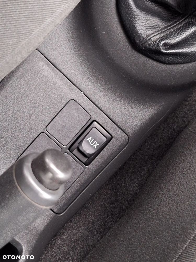 Toyota Yaris 1.0 VVT-i Sol - 14