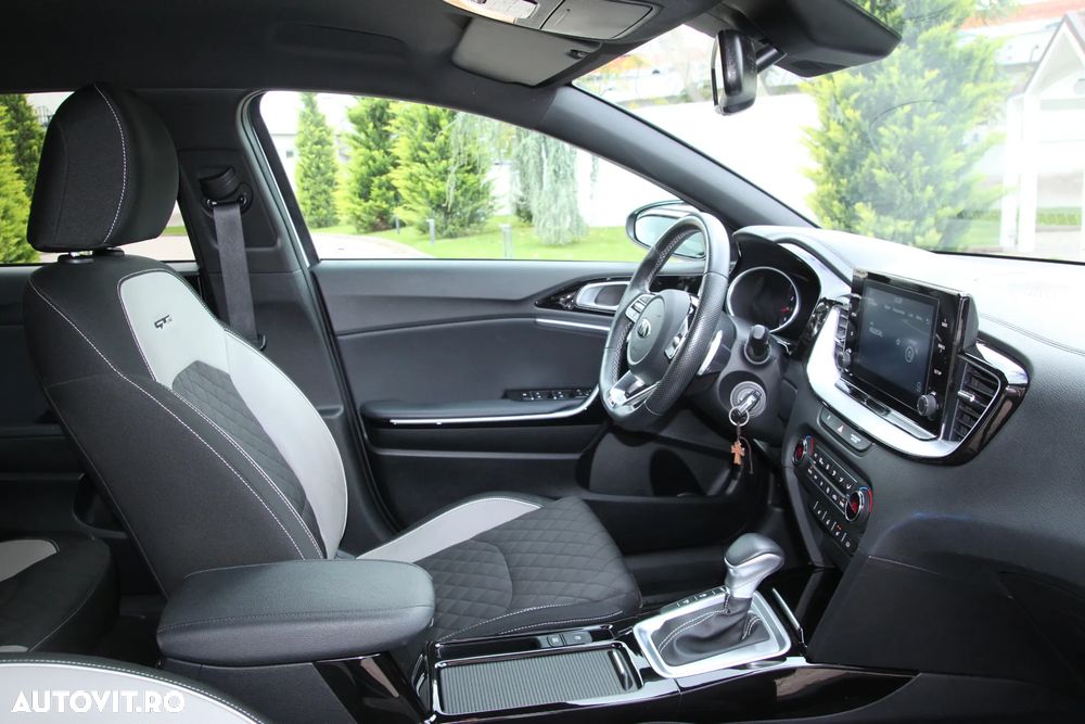 Kia Ceed 1.4 T-GDI 7DCT GT Line - 19