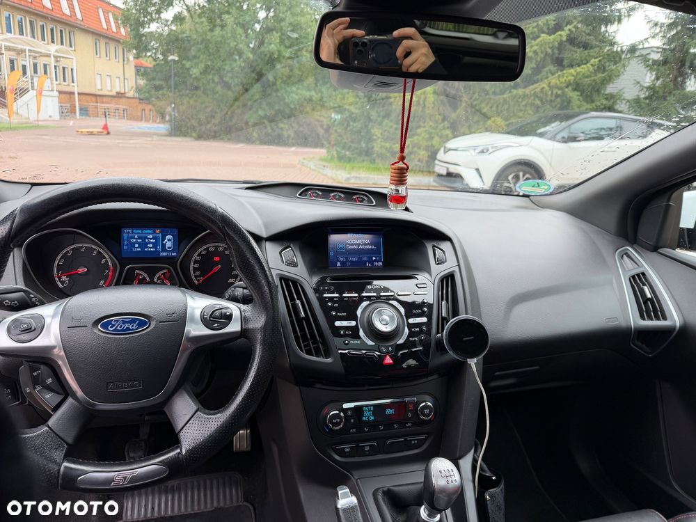 Ford Focus 2.0 EcoBoost ST - 9