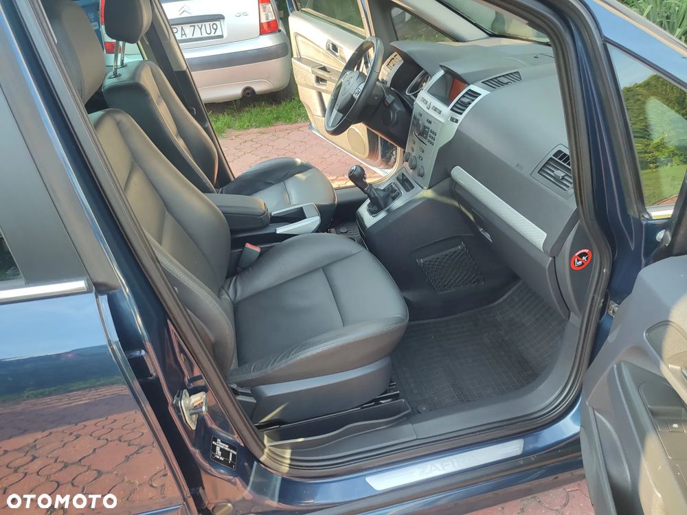 Opel Zafira - 25
