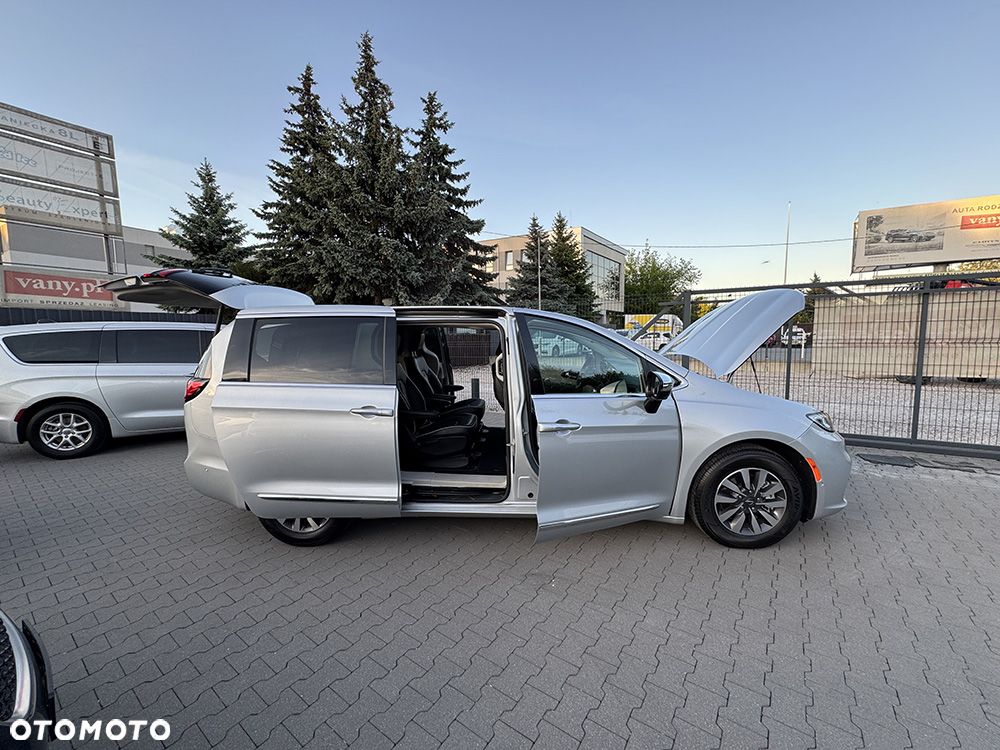 Chrysler Pacifica - 10
