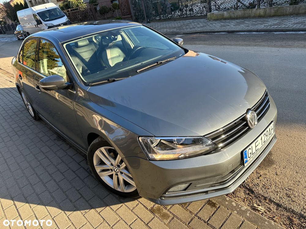 Volkswagen Jetta - 2