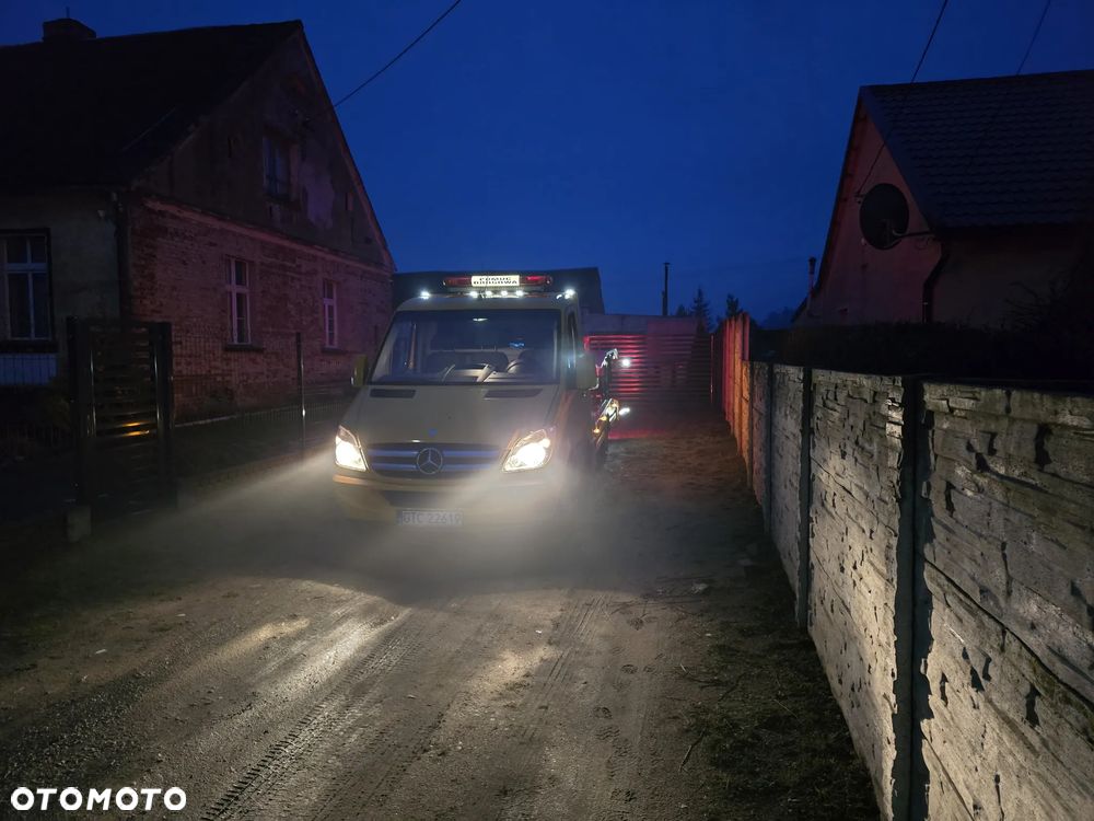 Mercedes-Benz Sprinter 319 - 13