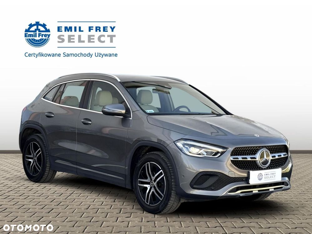 Mercedes-Benz GLA - 8