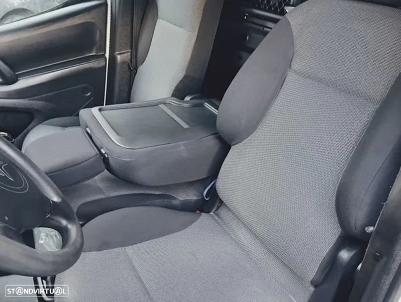 Citroën Berlingo BlueHDI Club L1 3 Lugares iva dedutivel - 34